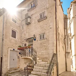Sun Ammarulla Apartment